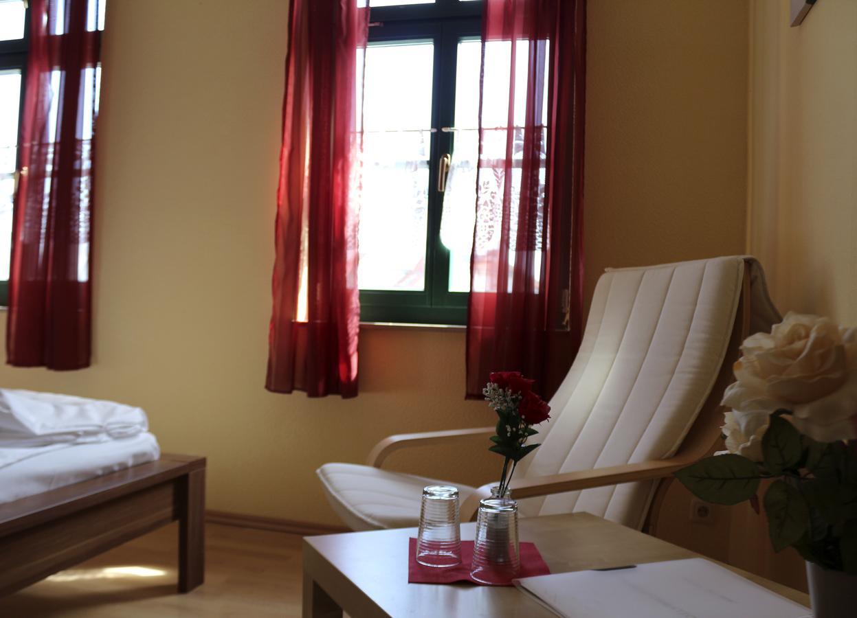 וויימר Gasthaus & Pension "Zur Rose" מראה חיצוני תמונה