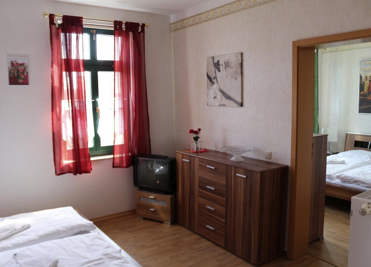 וויימר Gasthaus & Pension "Zur Rose" מראה חיצוני תמונה