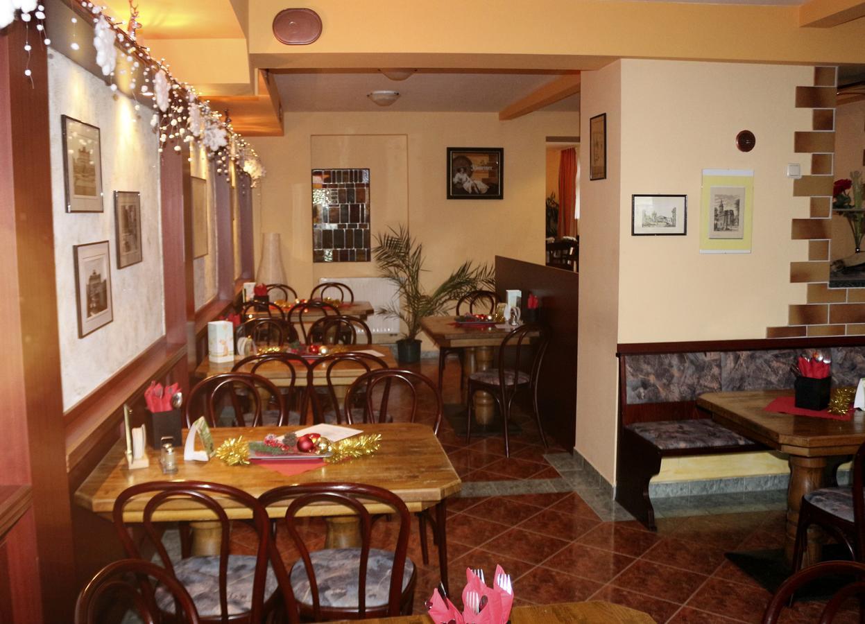 וויימר Gasthaus & Pension "Zur Rose" מראה חיצוני תמונה