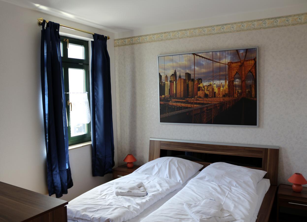 וויימר Gasthaus & Pension "Zur Rose" מראה חיצוני תמונה