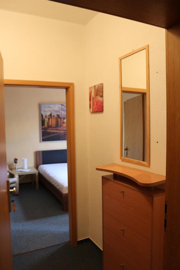וויימר Gasthaus & Pension "Zur Rose" מראה חיצוני תמונה