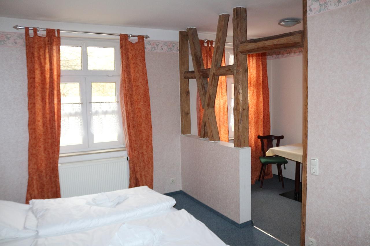 וויימר Gasthaus & Pension "Zur Rose" מראה חיצוני תמונה