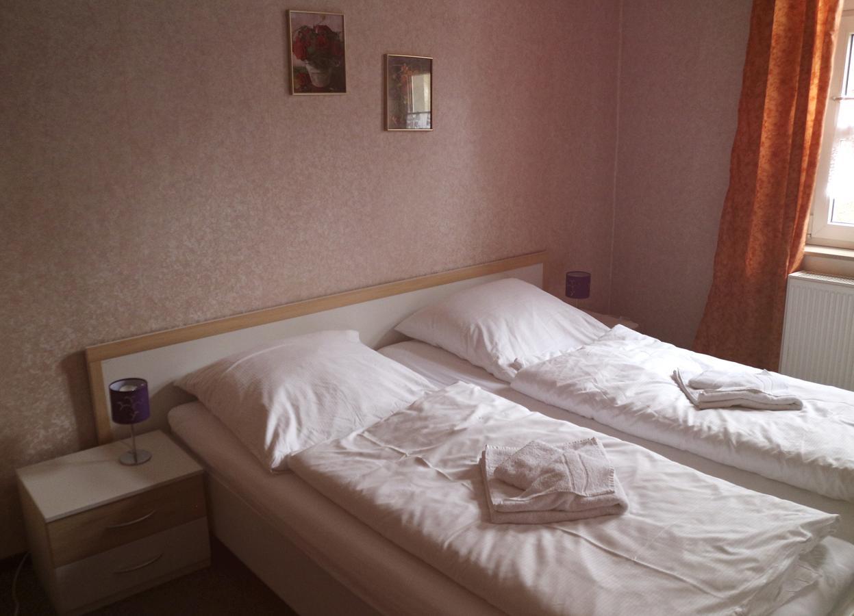 וויימר Gasthaus & Pension "Zur Rose" מראה חיצוני תמונה