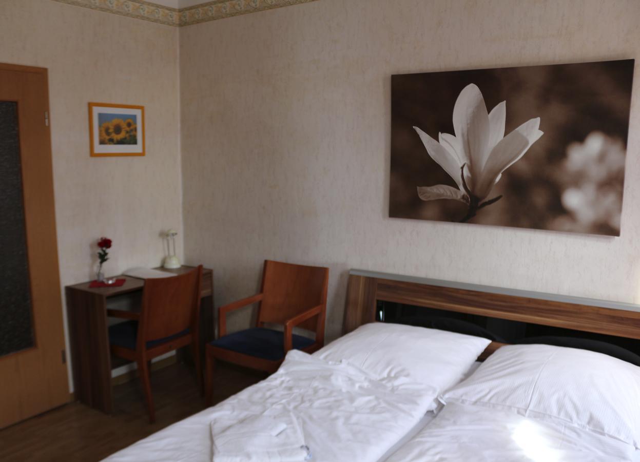 וויימר Gasthaus & Pension "Zur Rose" מראה חיצוני תמונה